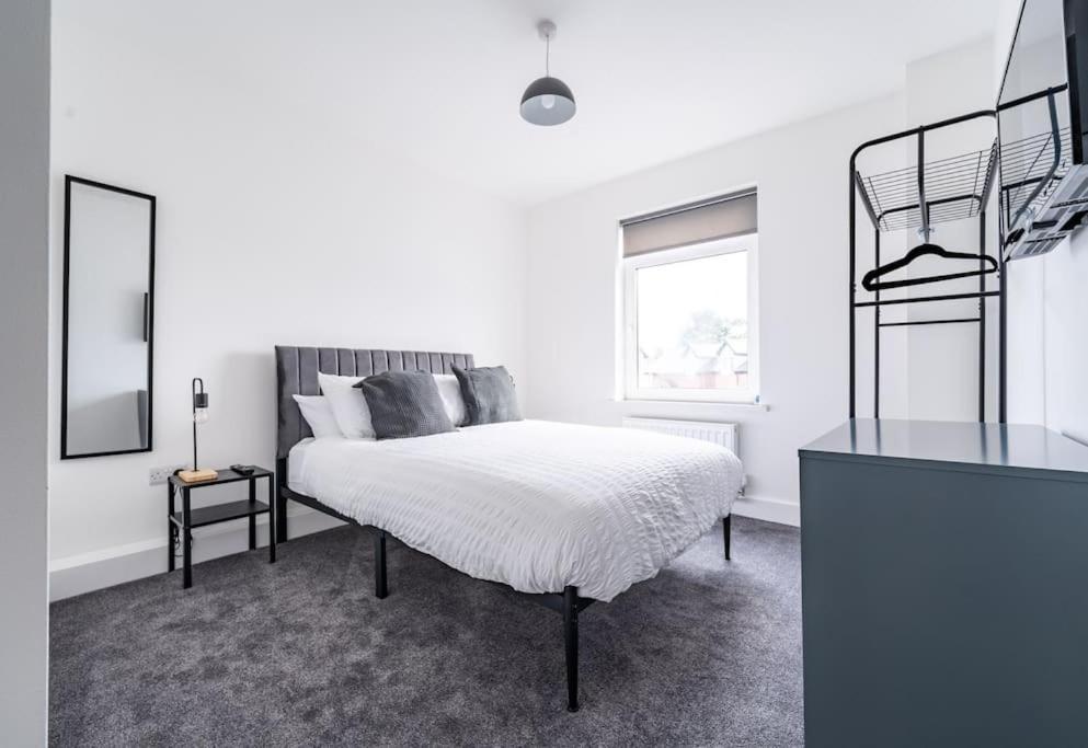 Isaacs View - First Floor Apartment Клийторпс Екстериор снимка