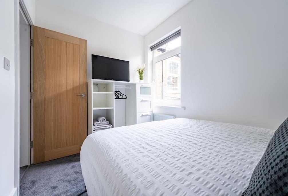 Isaacs View - First Floor Apartment Клийторпс Екстериор снимка